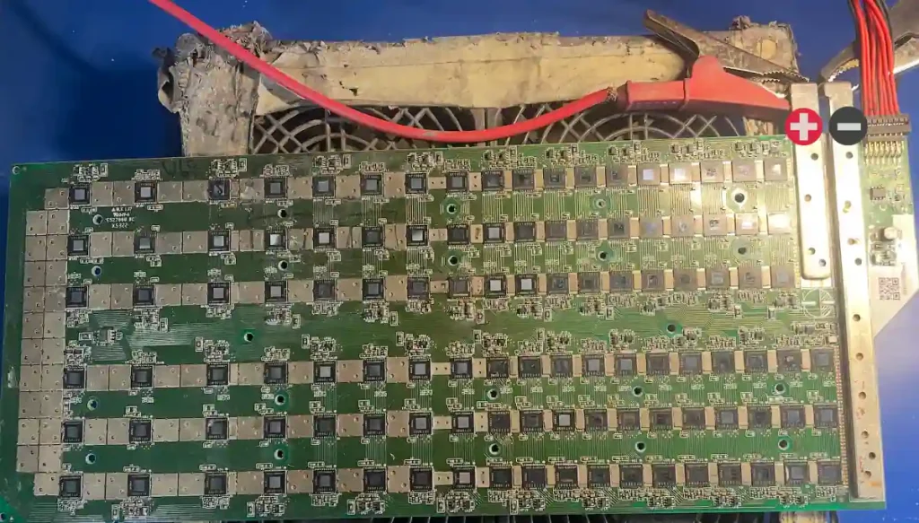 whatsminer m50 powering hashboard, Wiring Up the Hashboard